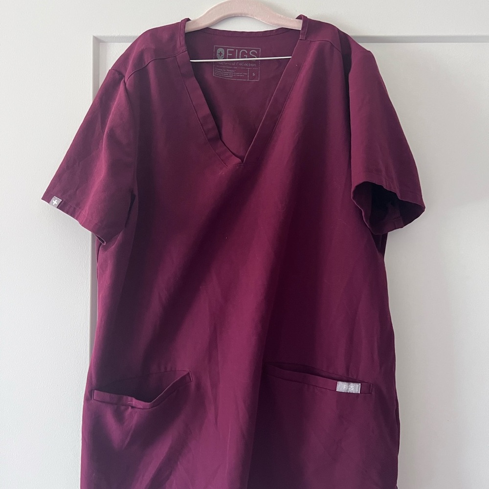 Small two pocket Figs top